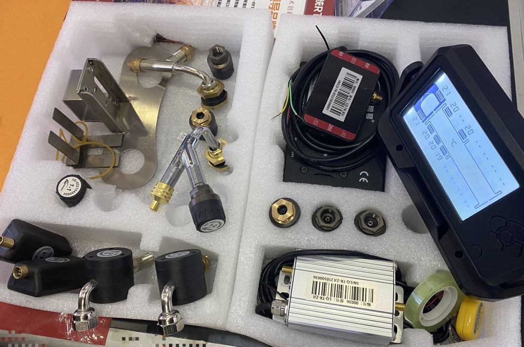 Wireless Tire Pressure Monitoring System TPMS Used in Crane Vehicles
