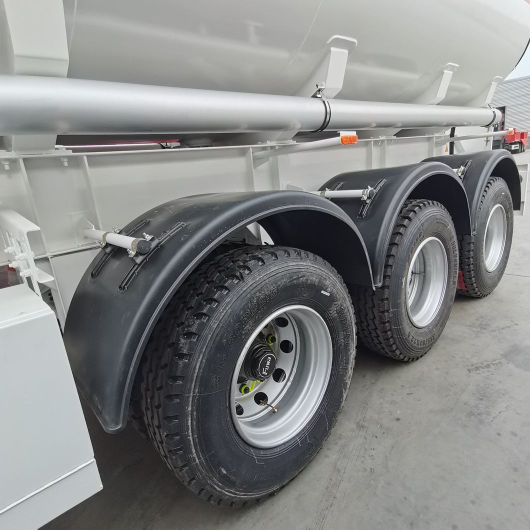 3 Axles 30000 Liters 6 Compartments Stainless Steel Oil/Diesel/Gasoline/Crude/Water/Milk/Propane Transport Steel Monoblock Fuel Tank/Tanker Truck Semi Trailer