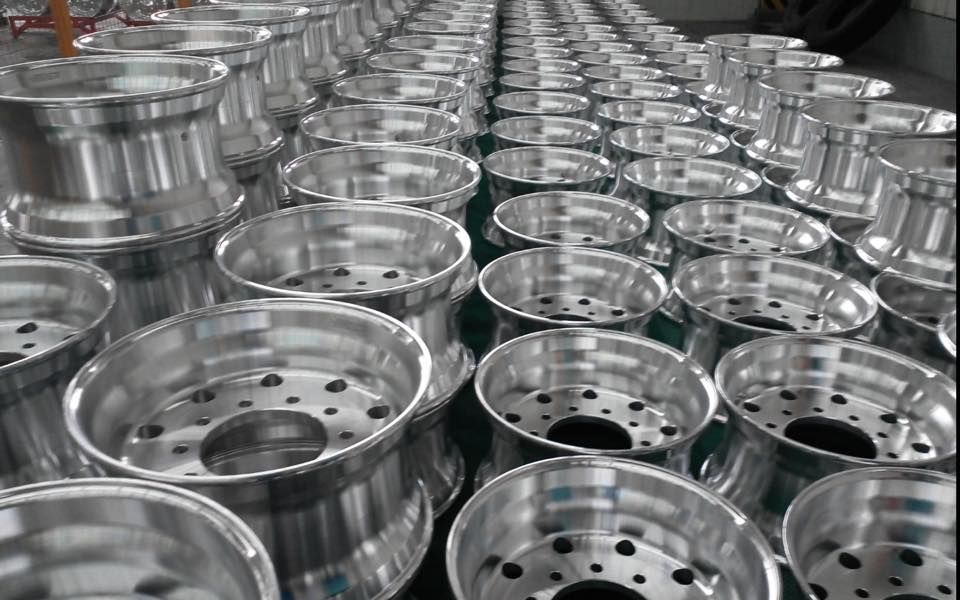 Aufine 24.5*8.25 Good Performance Tubeless Steel Truck Wheel Rims with Perfect Self-Control Abilities