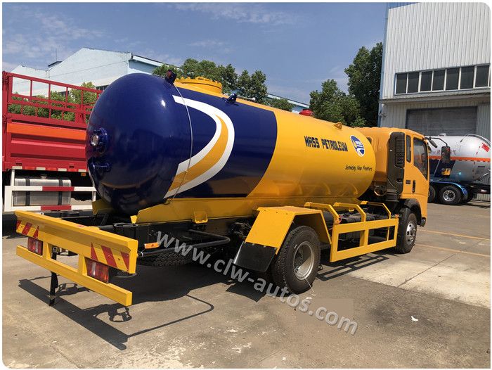 HOWO 4X2 10m3 12m3 15m3 LPG Bobtail Truck Gas Tanker Transport Cylinder Refueling Delivery Truck