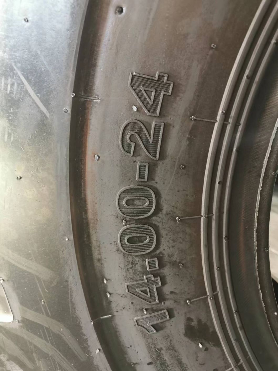26.5-25 29.5-25 Bezant Brand off Road Bias OTR Tire with Tube and Flap