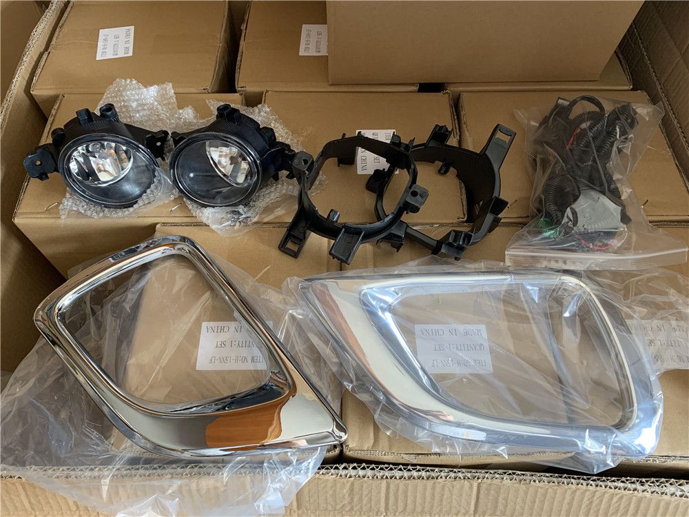 Auto Replacement OEM Taillight and Fog Lamp Kit for Nissan Navara 2015-2020 Np300 Frontier