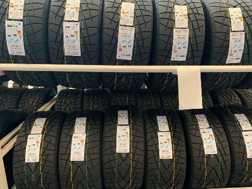 275/40r18 Car Tires, Neumaticos De Autos Mozzo Xxr Patron PARA Mercado Colombia, Precio Competitivo Y Buena Calidad, Experiencia Comoda, Marca Duraturn Y Neolin