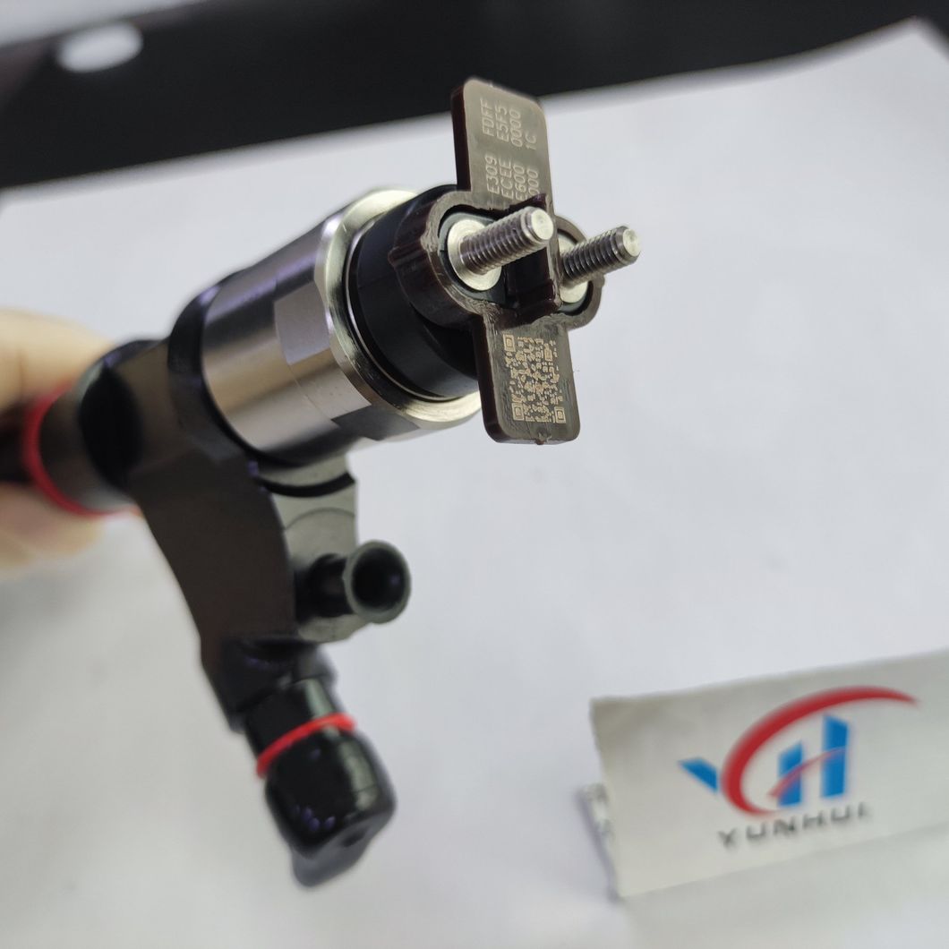 Diesel Engine Common Rail Fuel Injector 095000-8910 Fuel Injector Nozzle Assy Spare Parts