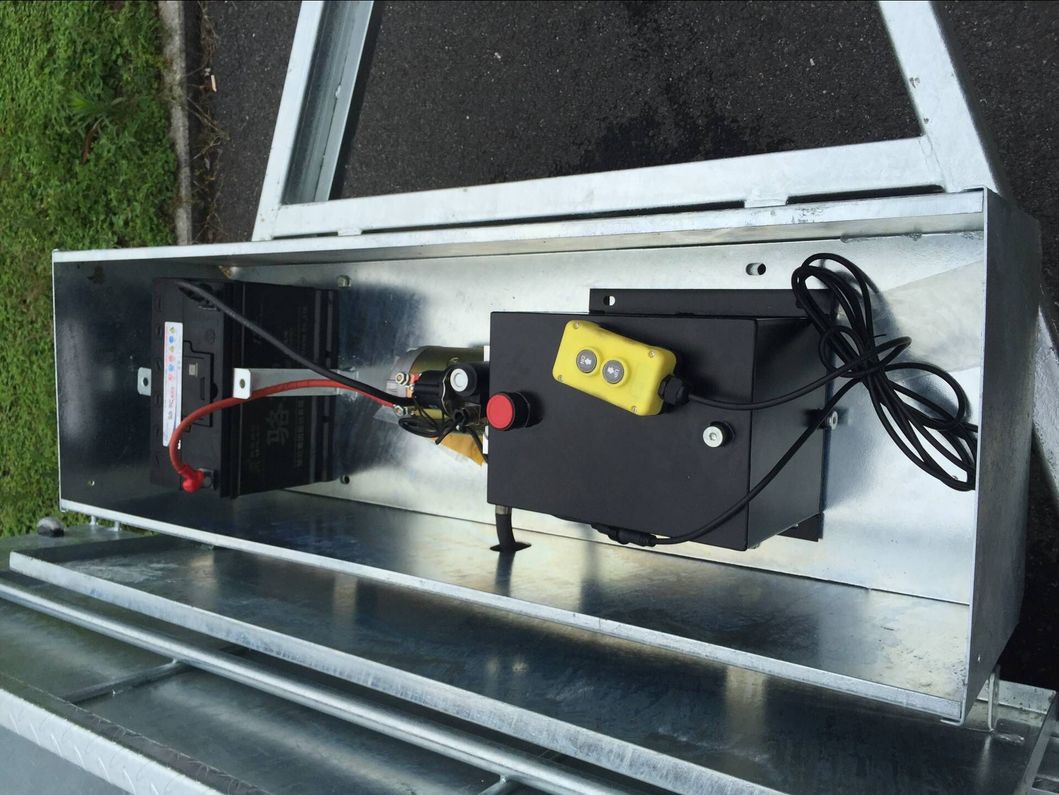 8 X 5 10X5 Hydraulic Tipper /Car Trailer (3500KG ATM)