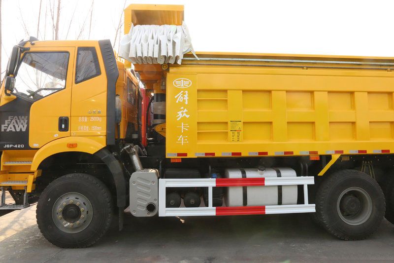 China Dongfeng Shacman FAW HOWO Sinotruck 8/10/12 Wheels 4X2 6*4 8*4 Heavy Duty Used Tipper Dumper Rear Dumping Tipping Dump Truck with Lower Price