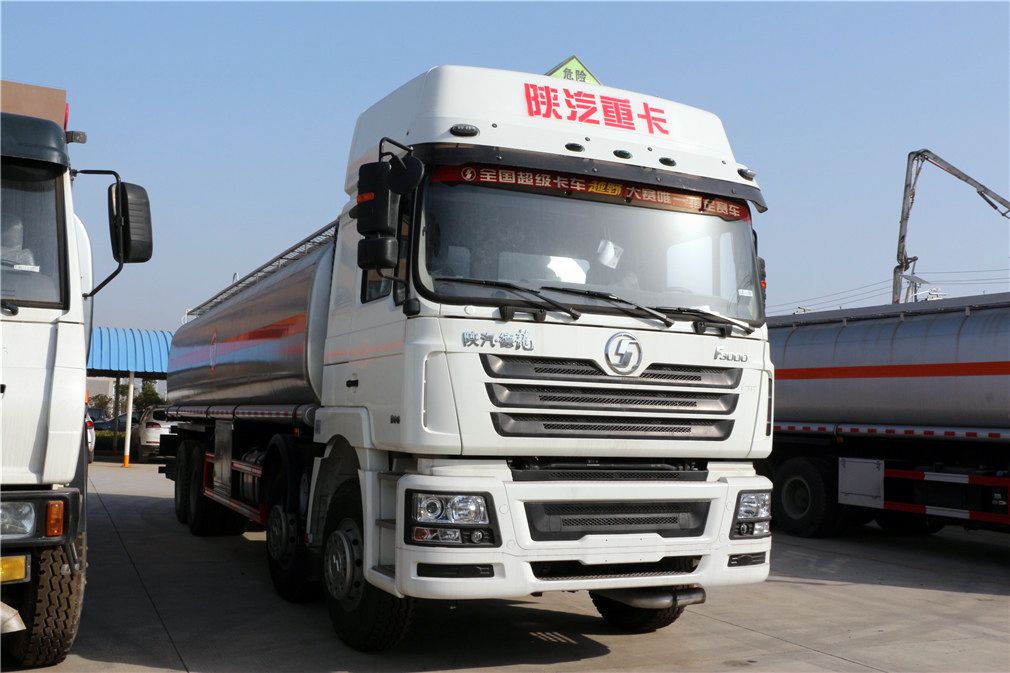 Shacman 30cbm Fuel Oil Delivery Tanker Truck 8X4 Gasoline Petroleum Diesel Tanker Truck