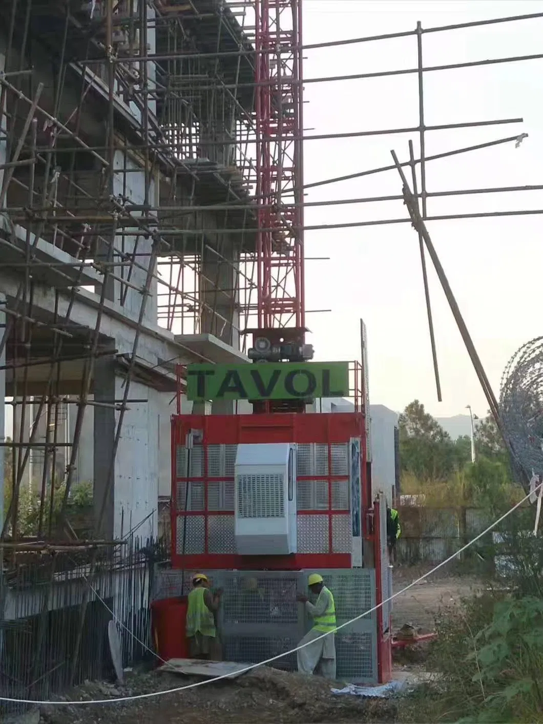 Tavol Brand Single Cage and Double Cages Construction Elevator Hoist 2000kgs