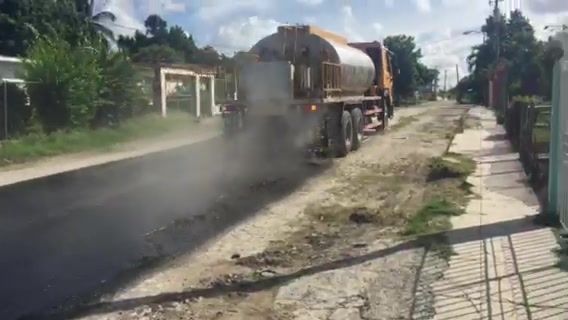 Sinotruk HOWO Dongfeng FAW JAC Shacman 6X4 12m3 14m3 Bitumen Sprayer Chip Spreader Asphalt Stone Synchronous Chip Sealer Truck