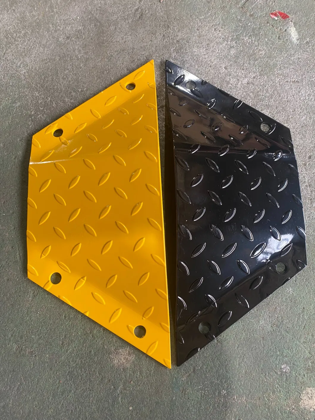 Yellow Black Metal Speed Bump 485mm, Steel Speed Hump
